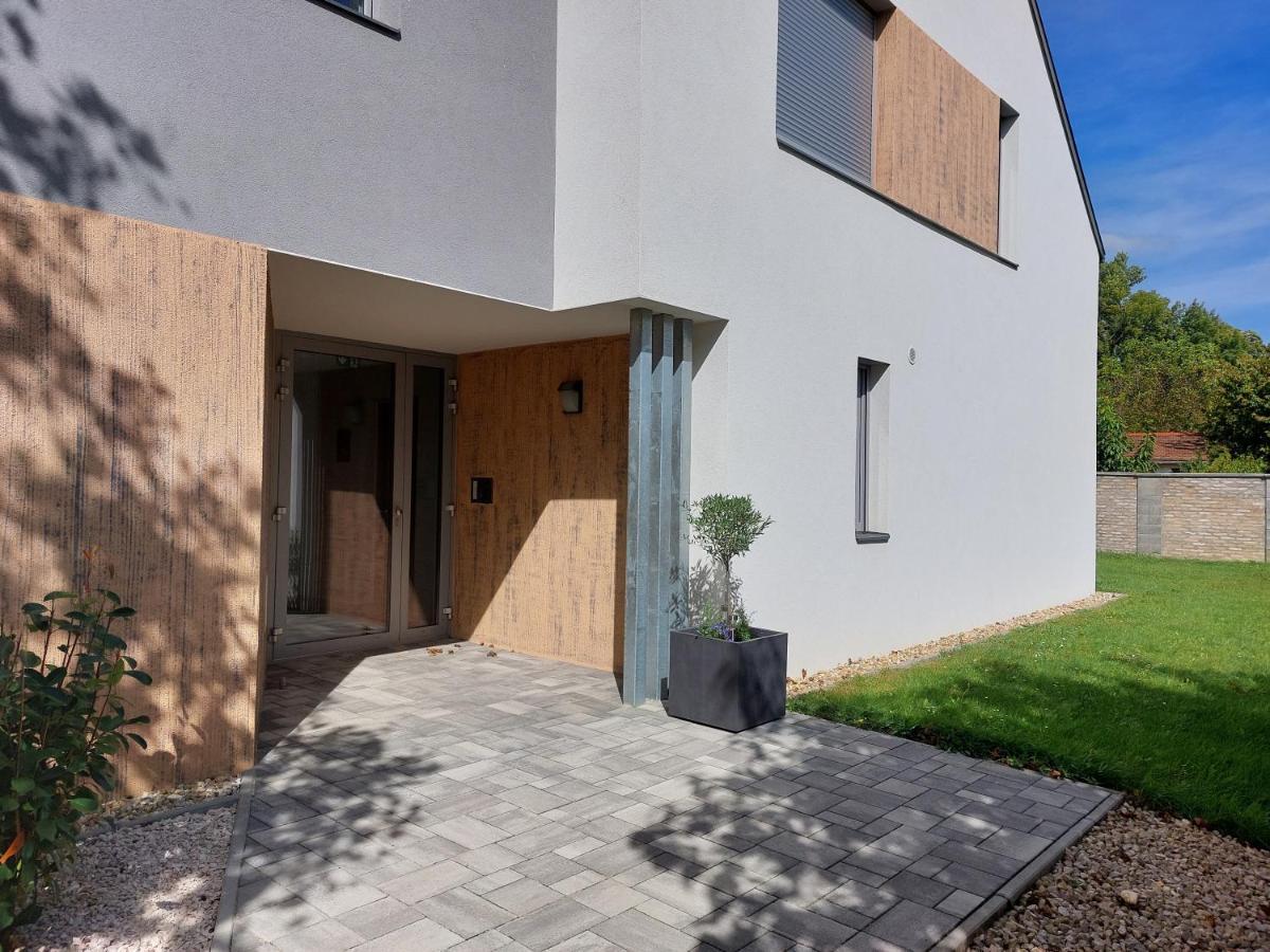 Linden Apartman 106 - Adults Only Mosonmagyaróvár Zewnętrze zdjęcie
