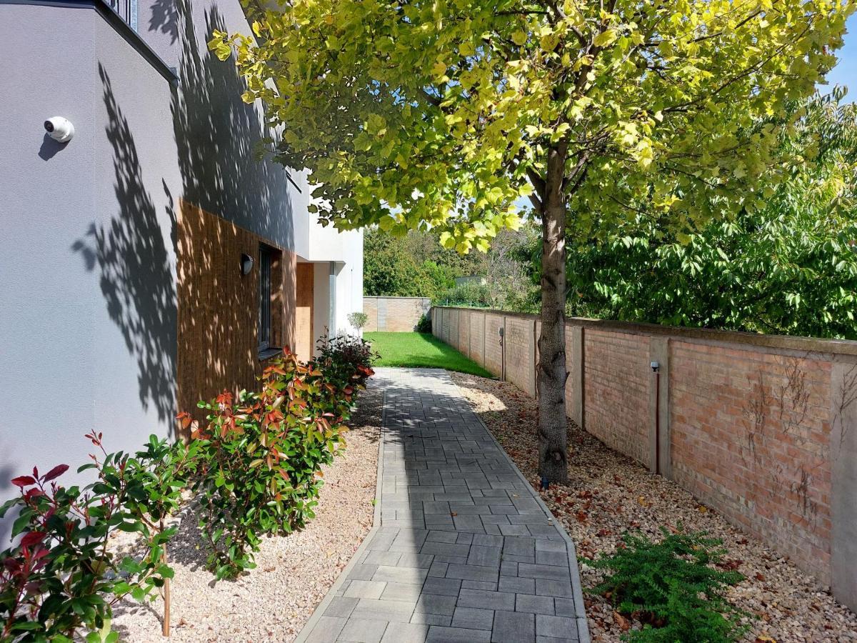 Linden Apartman 106 - Adults Only Mosonmagyaróvár Zewnętrze zdjęcie
